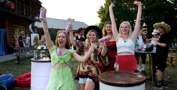 BUSINESS HUB LATIN AMERICAN PARTY | Event Studio BON