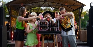 BUSINESS HUB LATIN AMERICAN PARTY | Event Studio BON